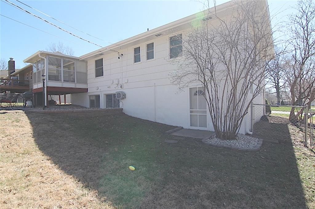 2700 67th Terrace — photo 4