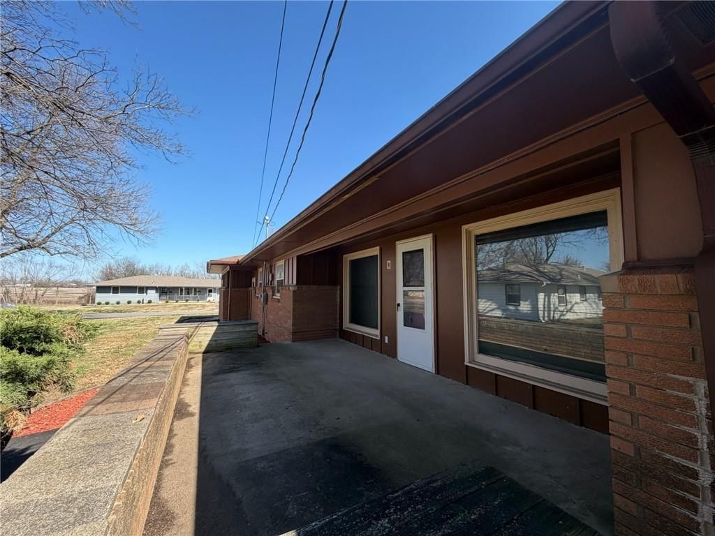 904 N High Street — photo 16