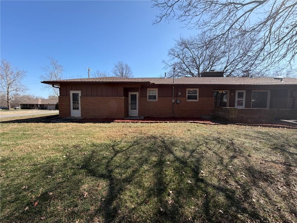 904 N High Street — photo 20