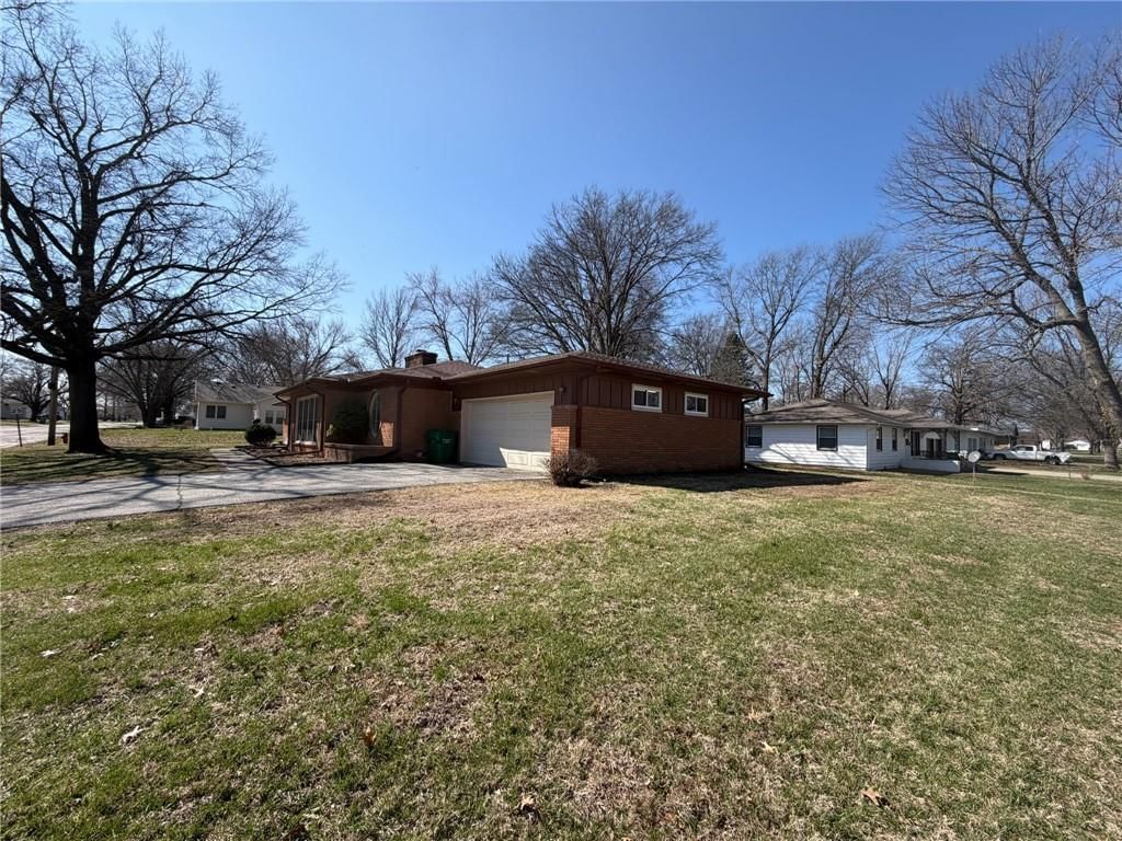904 N High Street — photo 28