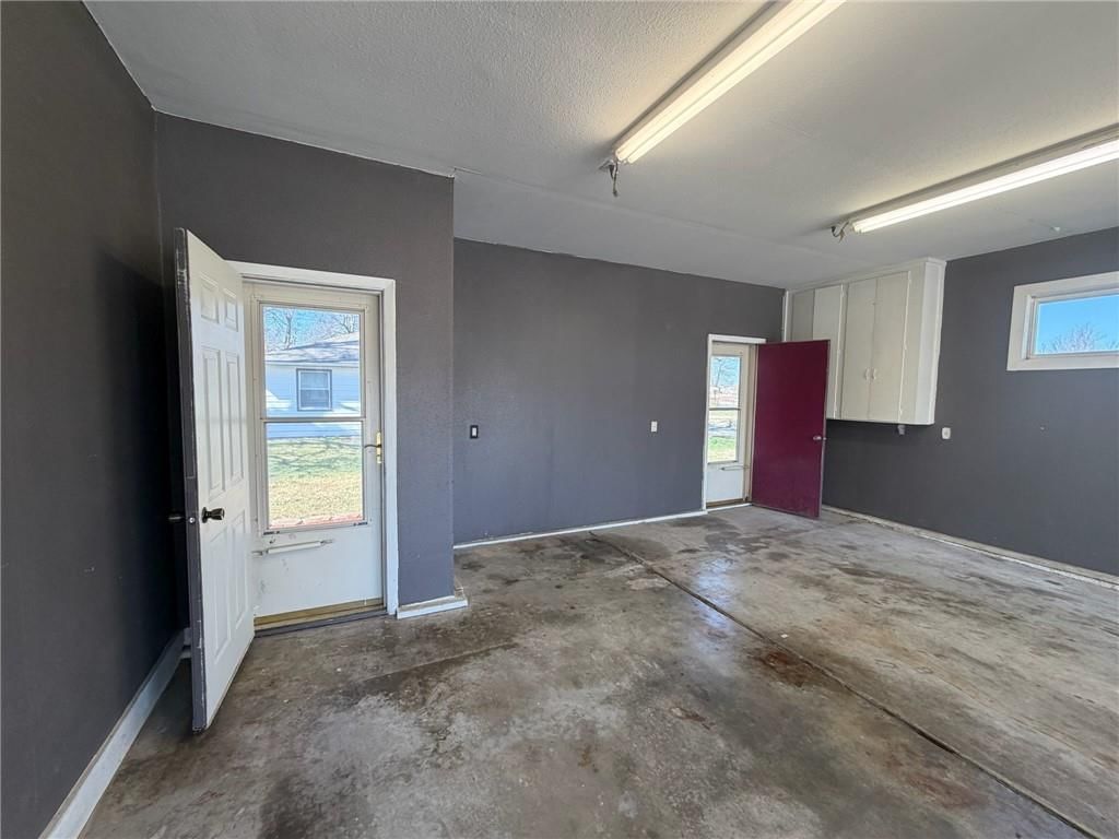 904 N High Street — photo 36
