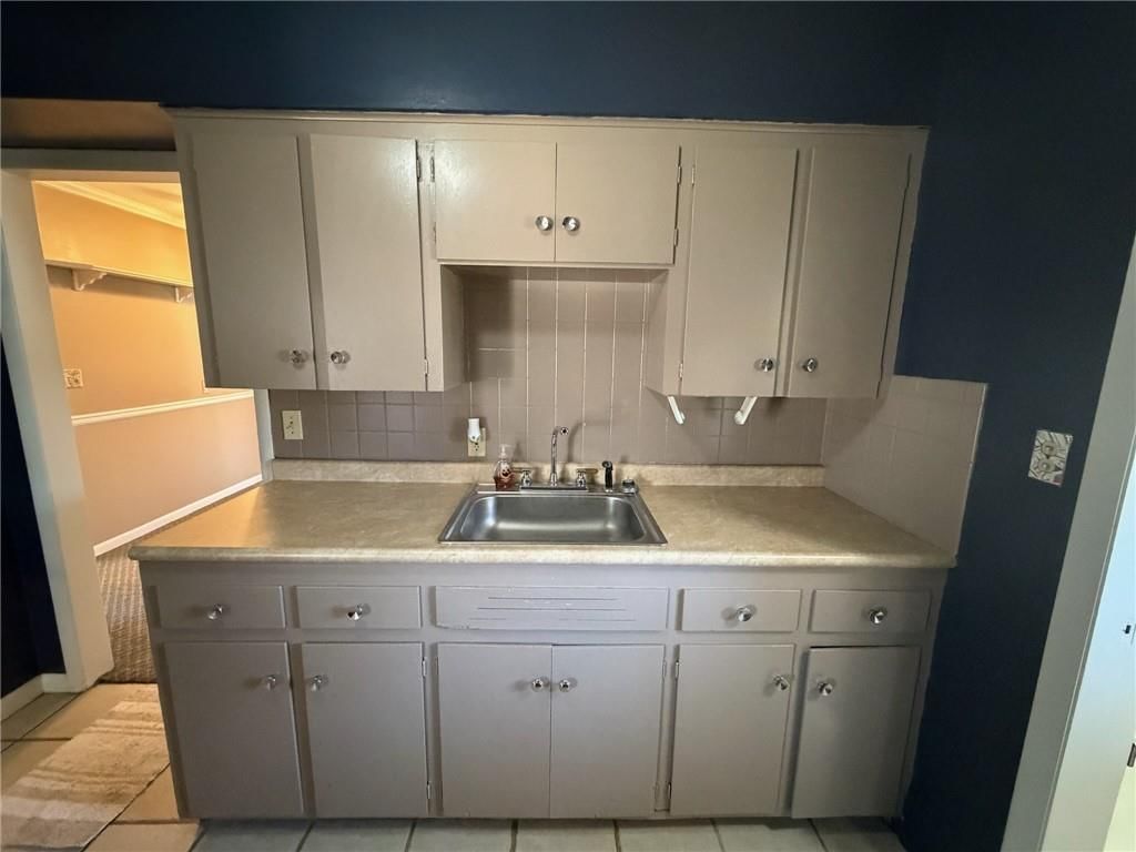 904 N High Street — photo 38