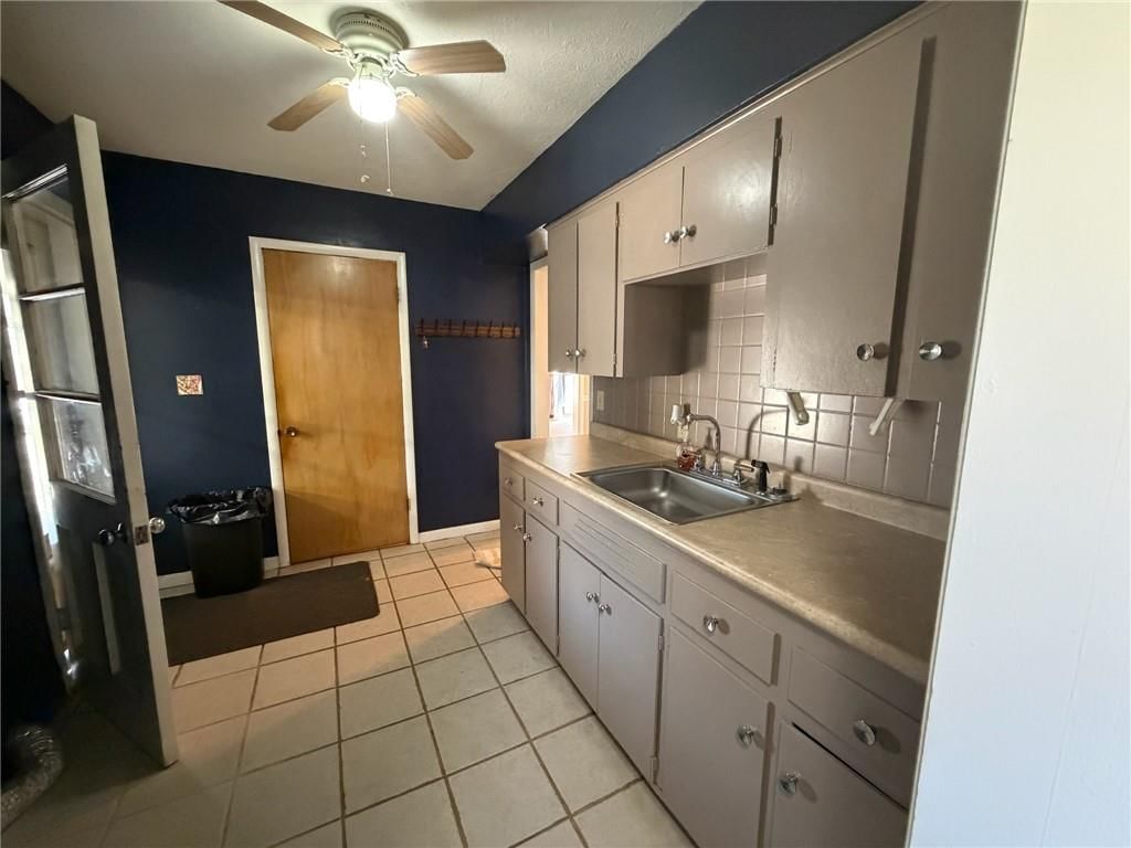 904 N High Street — photo 80
