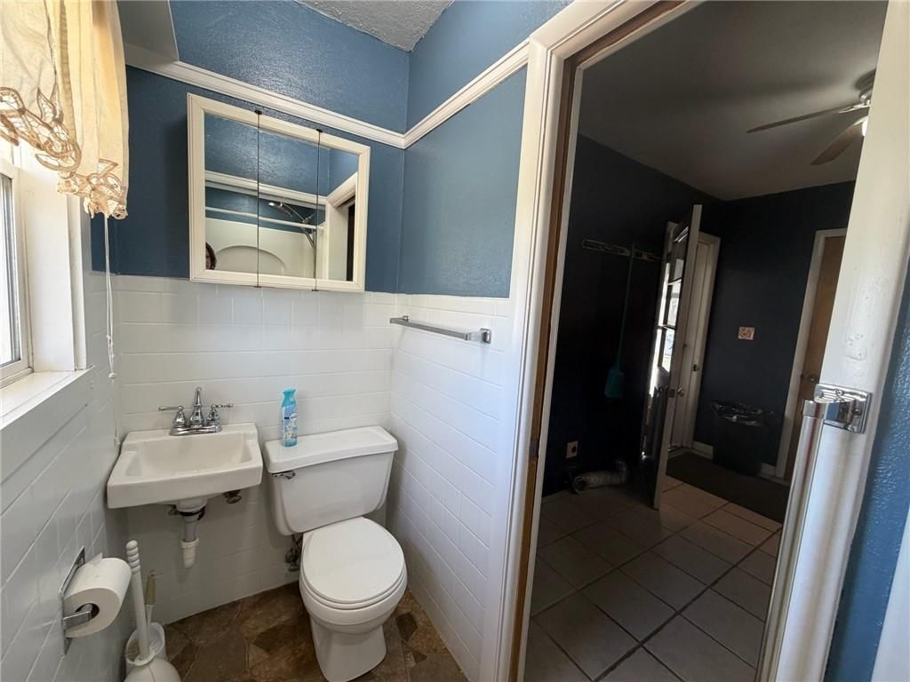 904 N High Street — photo 81