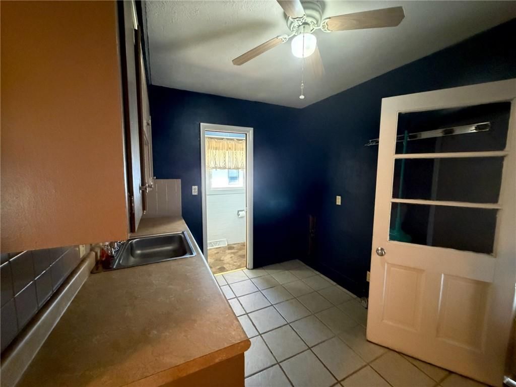 904 N High Street — photo 85