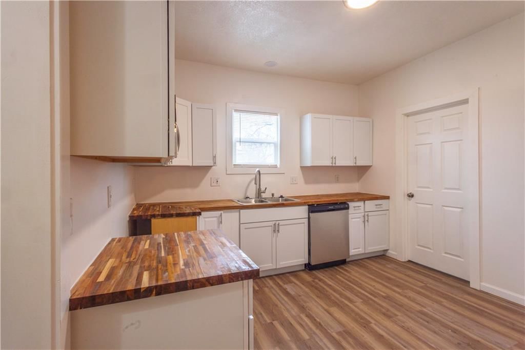 2130 E 24th Street — photo 3
