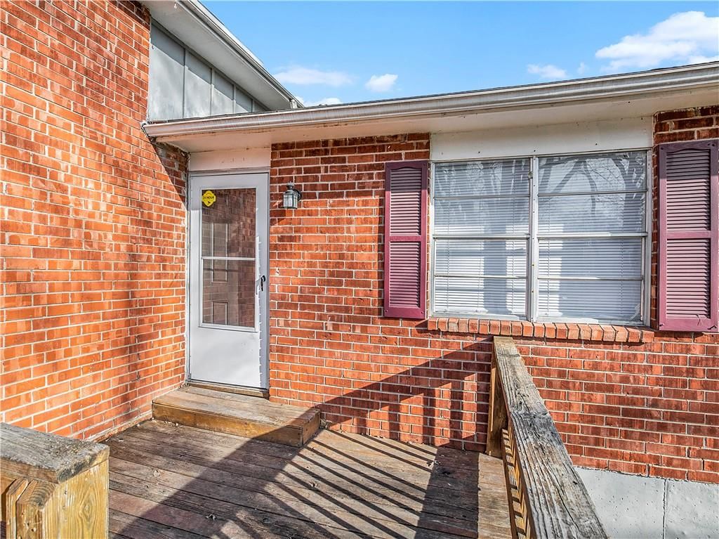 510 NE Florence Avenue — photo 10