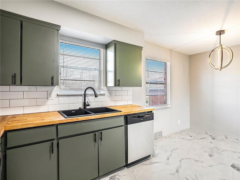 510 NE Florence Avenue — photo 16