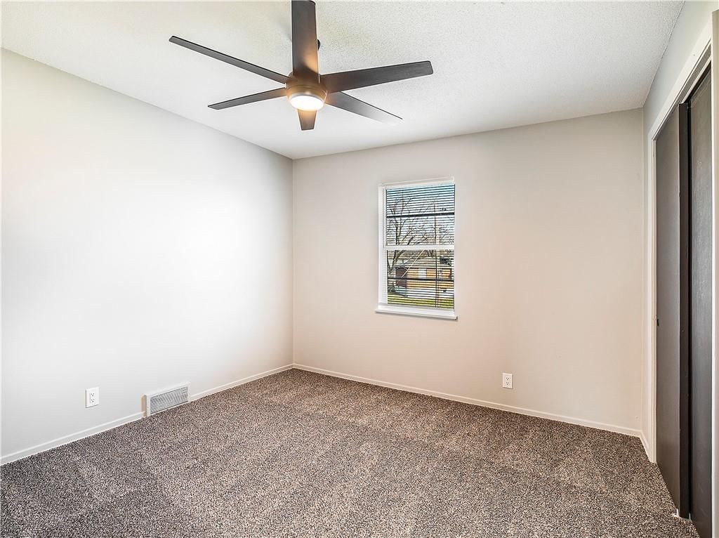 510 NE Florence Avenue — photo 22