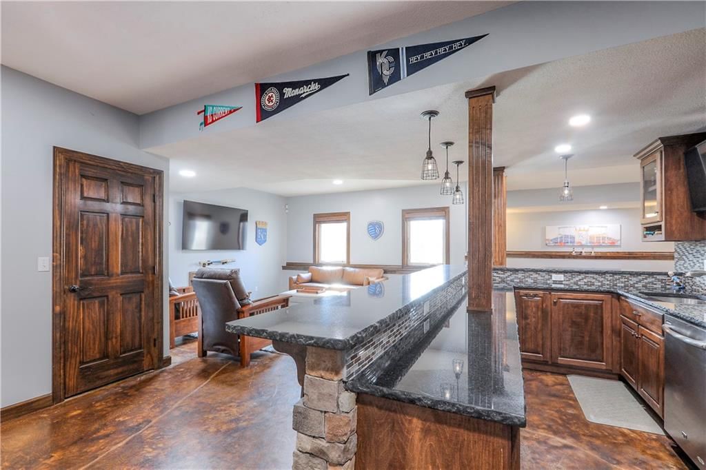 4418 Silverheel Street — photo 32