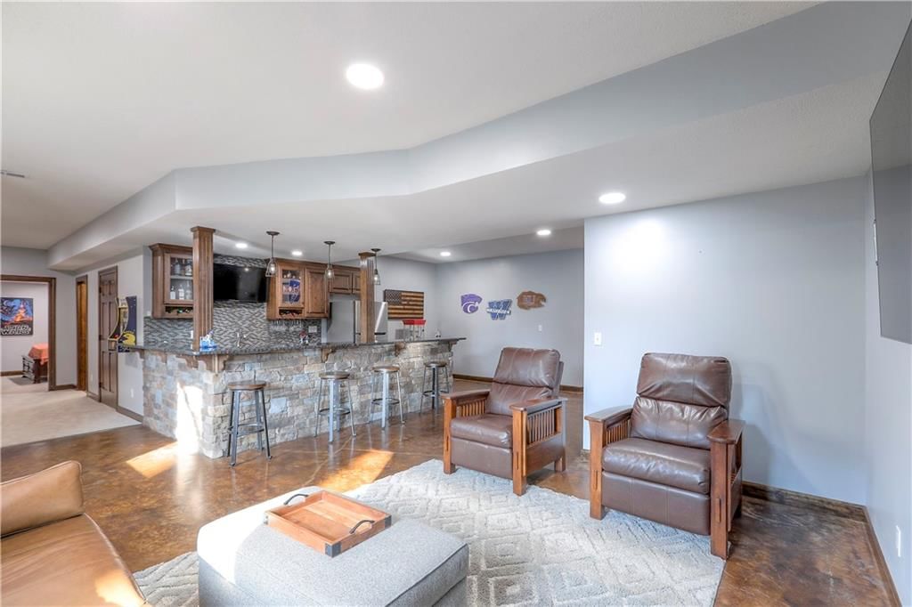 4418 Silverheel Street — photo 35