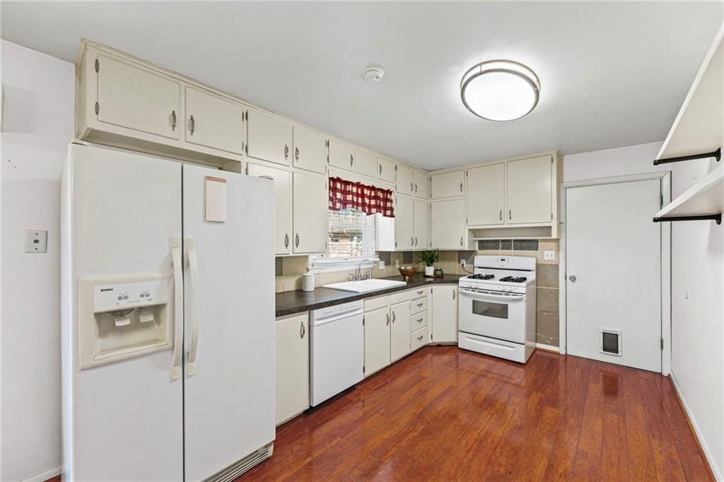 1310 S Poplar Street — photo 14