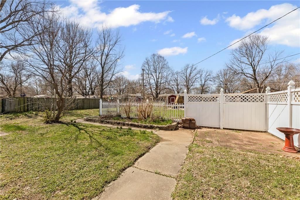 1310 S Poplar Street — photo 37