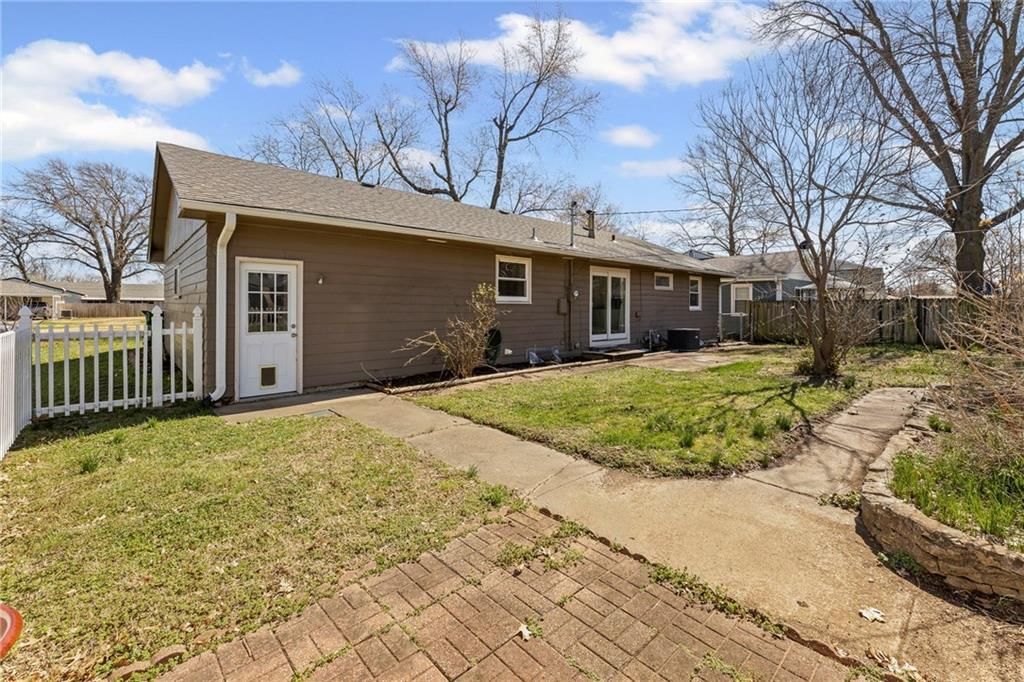 1310 S Poplar Street — photo 38