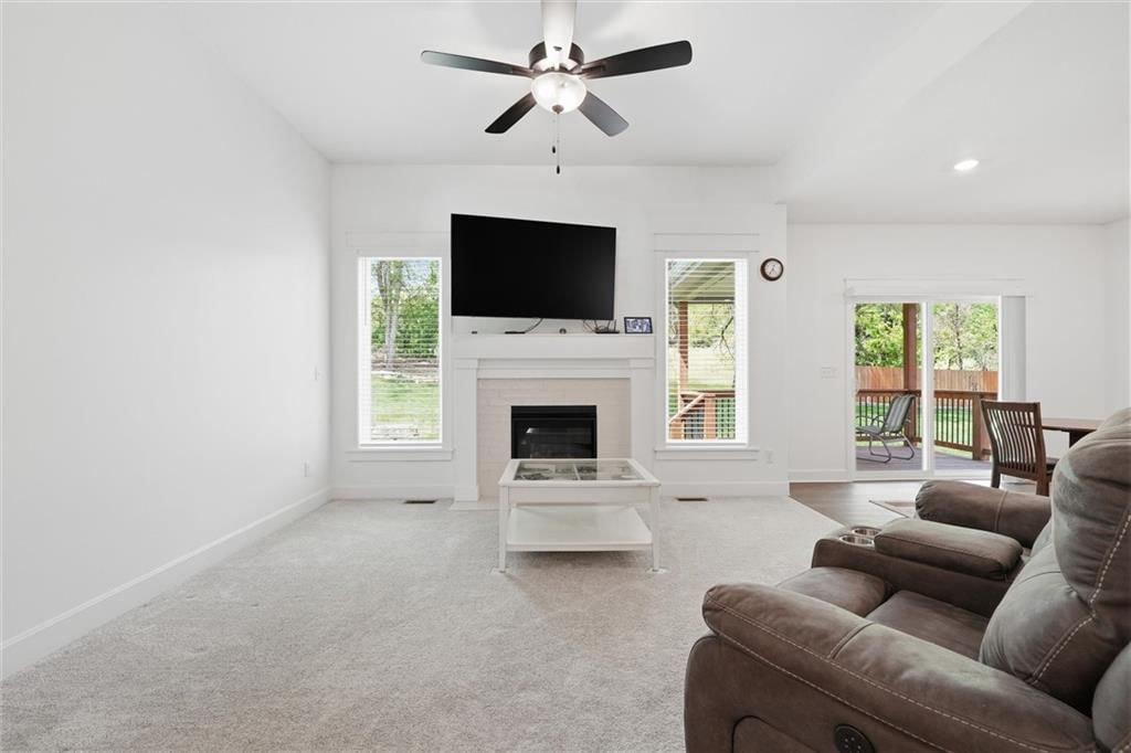 204 S MARIMACK Court — photo 6