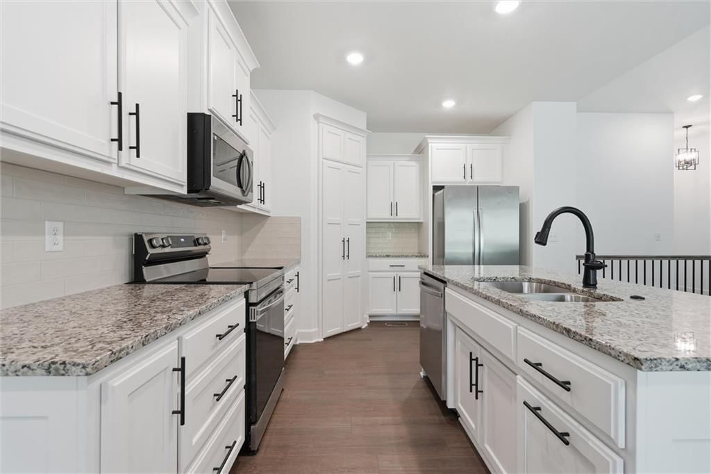 204 S MARIMACK Court — photo 11