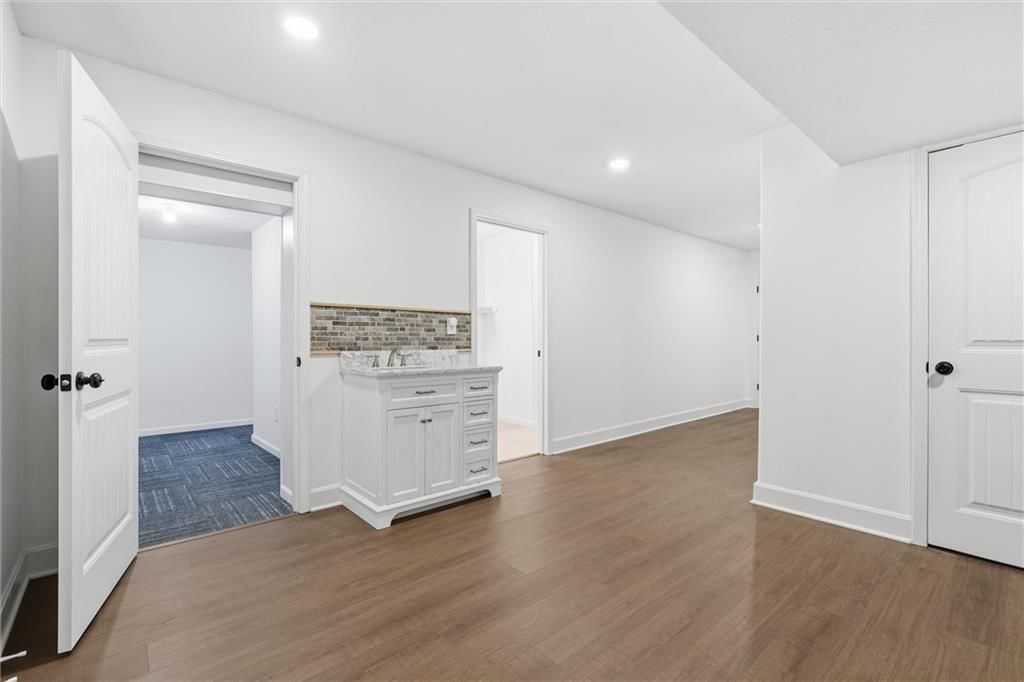 204 S MARIMACK Court — photo 29