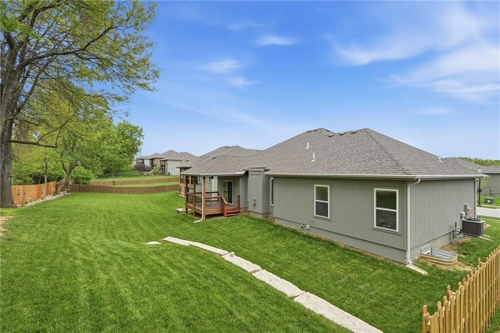204 S MARIMACK Court — photo 39