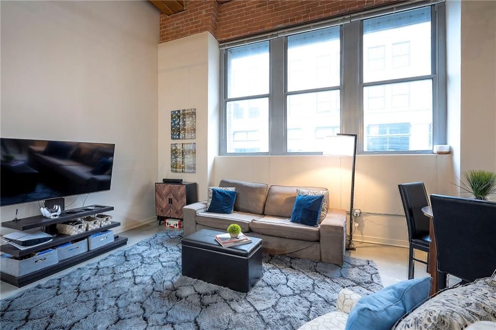 712 Broadway Boulevard — photo 4