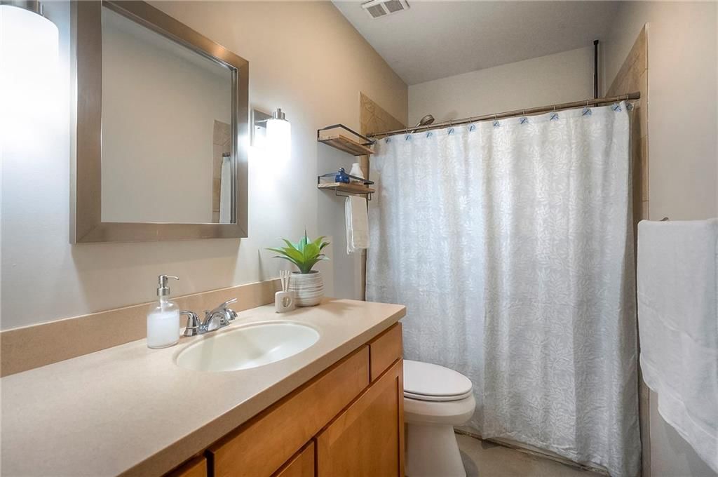 712 Broadway Boulevard — photo 15