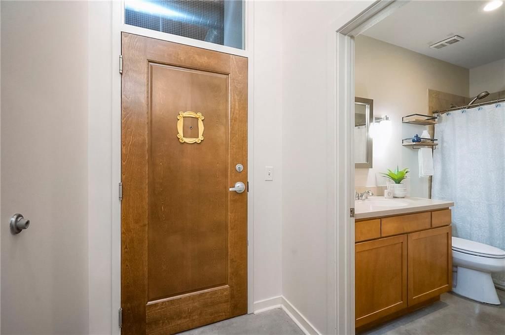 712 Broadway Boulevard — photo 16