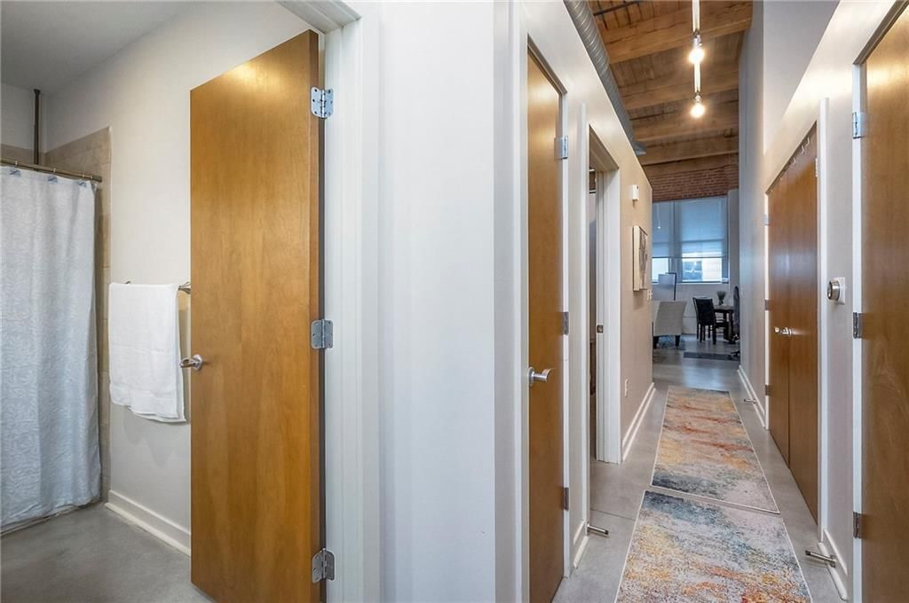 712 Broadway Boulevard — photo 17