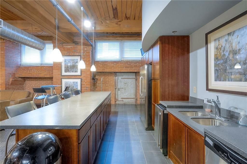 712 Broadway Boulevard — photo 28