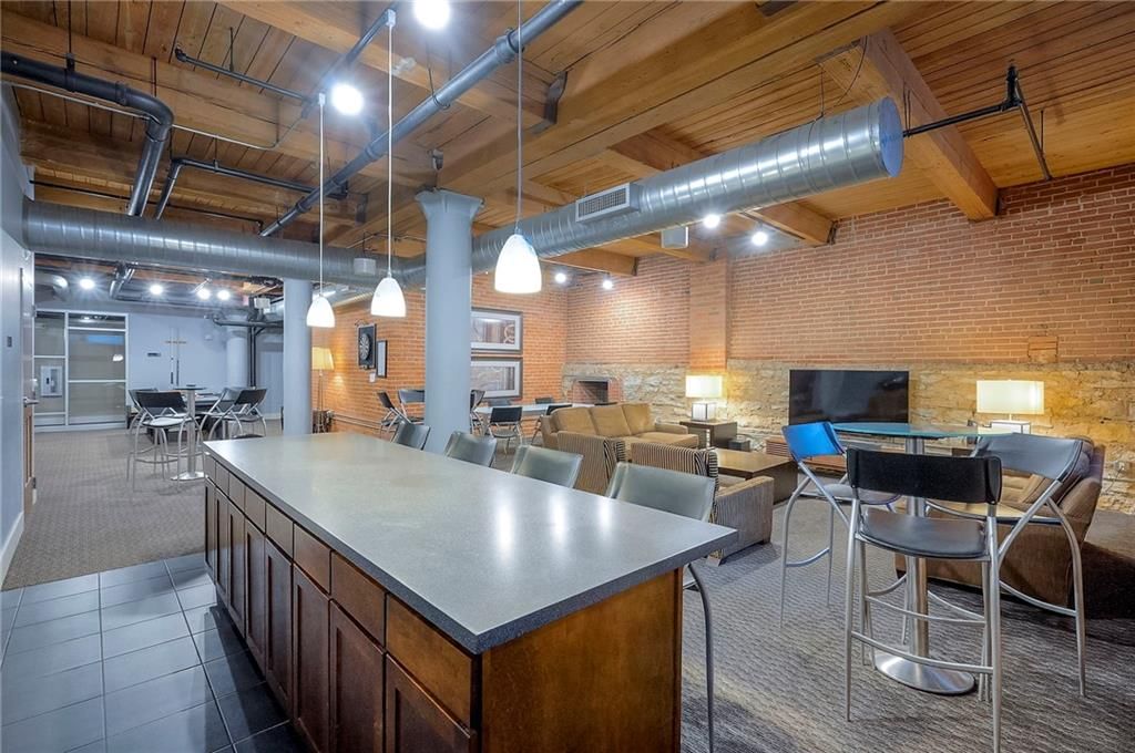 712 Broadway Boulevard — photo 31