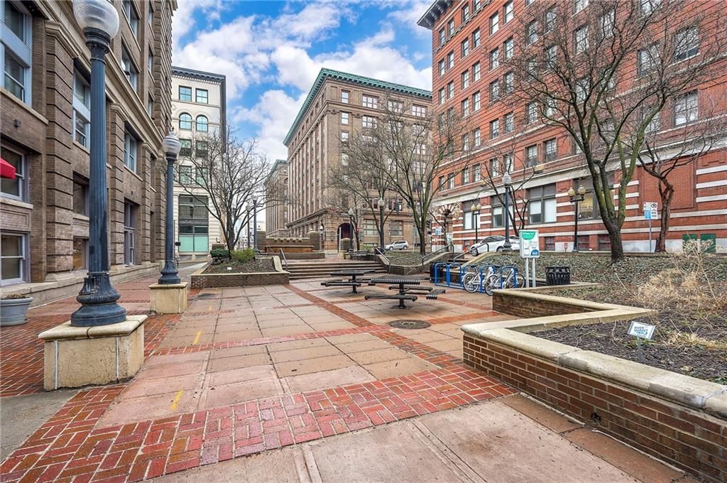 712 Broadway Boulevard — photo 34