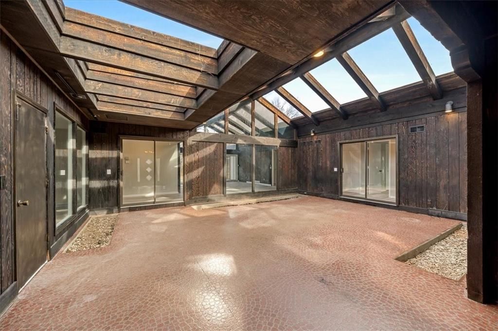 1304 Limit Street — photo 3
