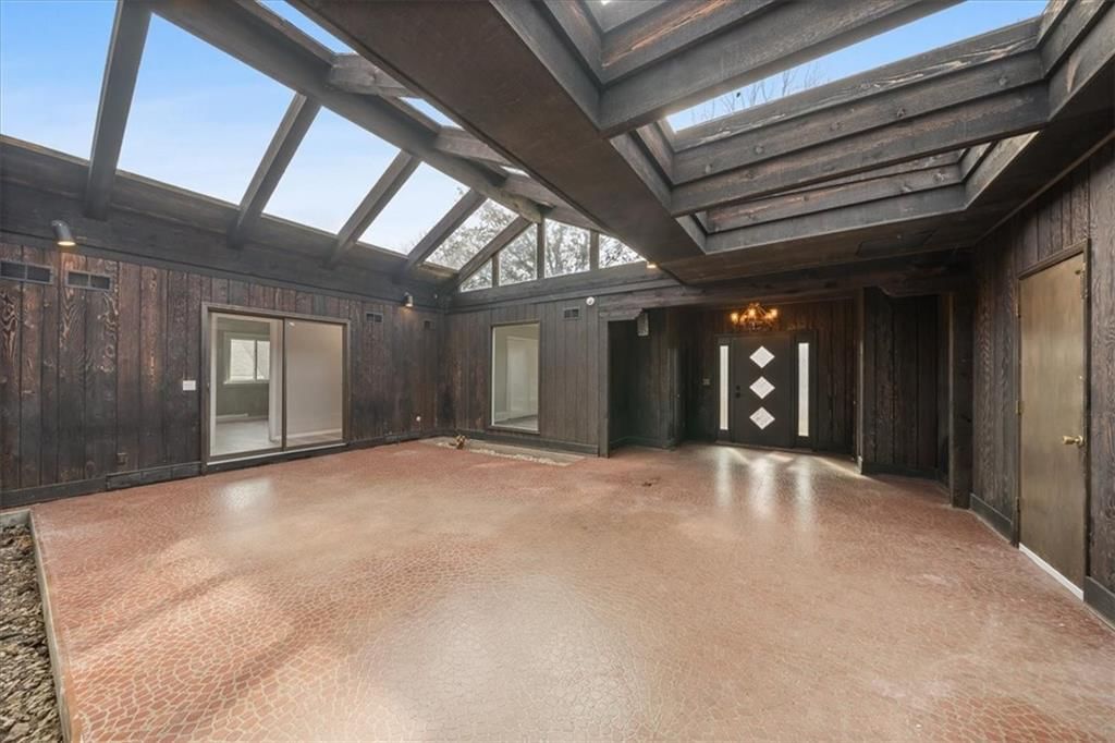 1304 Limit Street — photo 4
