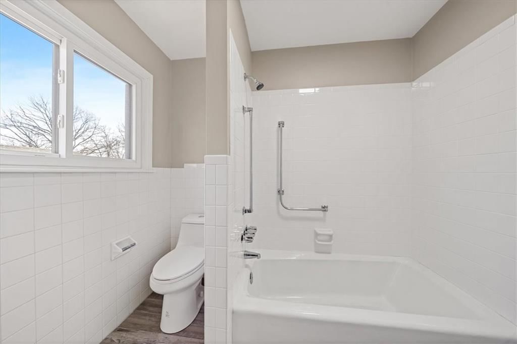 1304 Limit Street — photo 16
