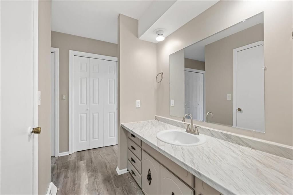 1304 Limit Street — photo 17