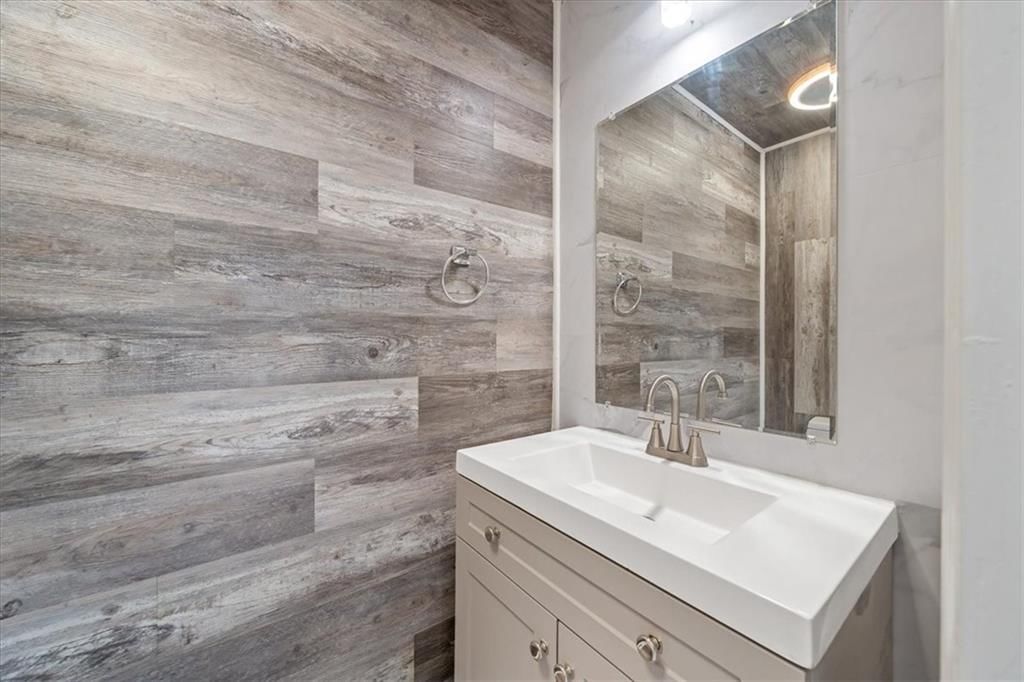 1304 Limit Street — photo 18