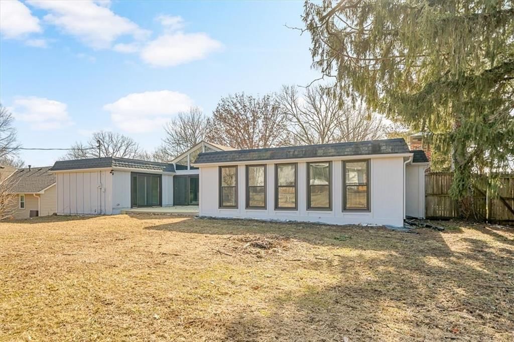 1304 Limit Street — photo 27