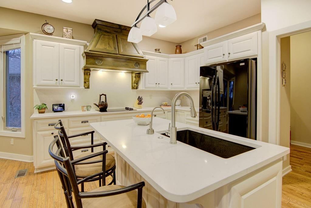 6819 Woodstock Court — photo 5
