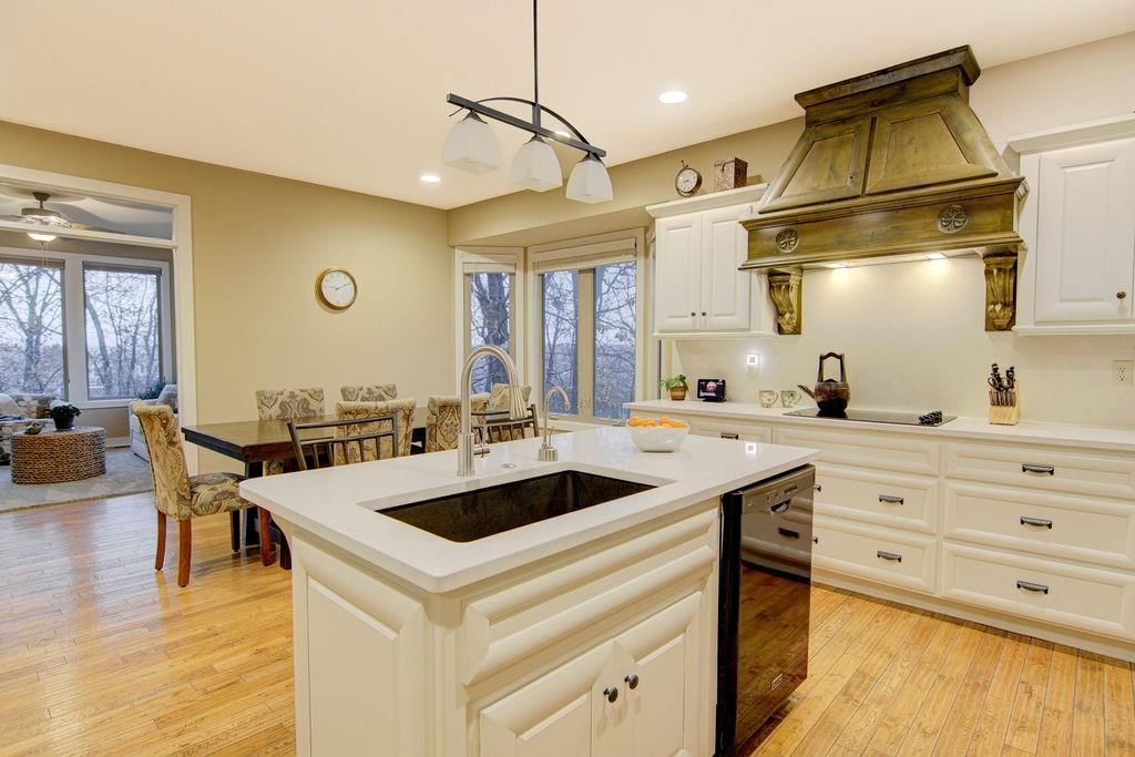 6819 Woodstock Court — photo 9