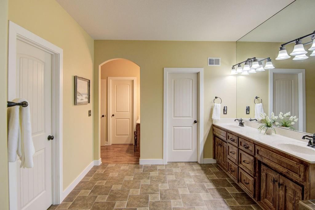 6819 Woodstock Court — photo 28