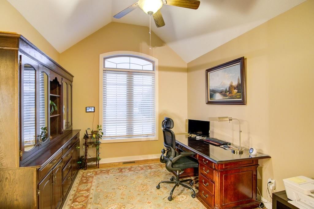 6819 Woodstock Court — photo 33