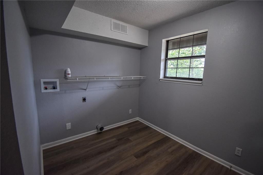 304 E 164th Terrace — photo 11
