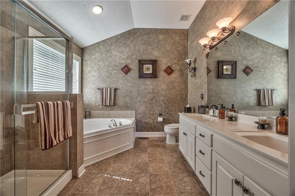 10666 S Emerald Street — photo 12