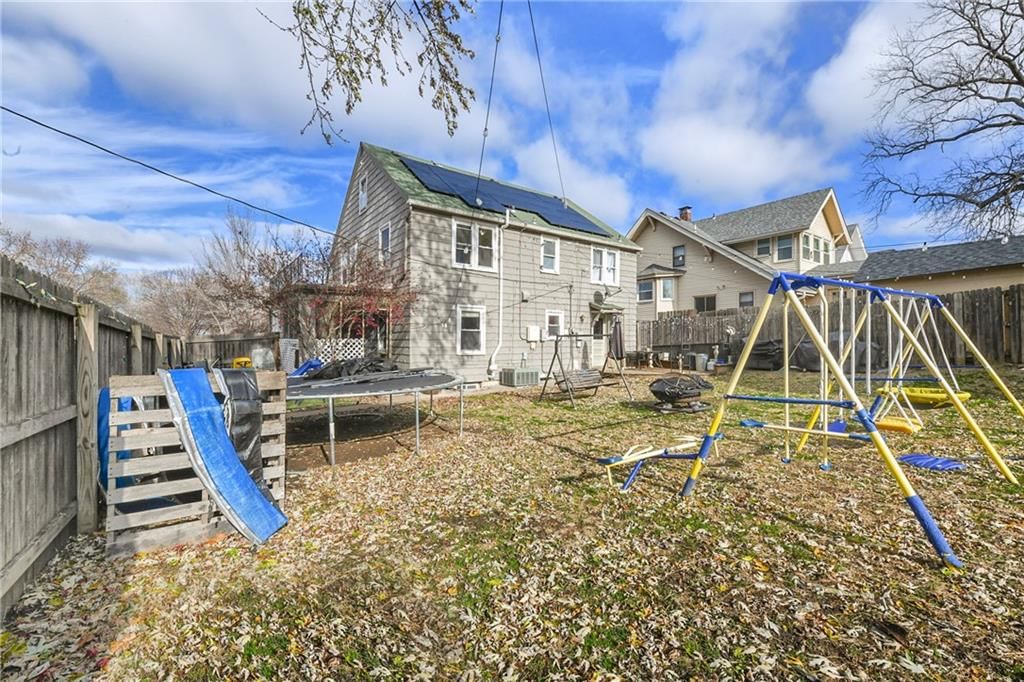 1519 Tauromee Avenue — photo 33