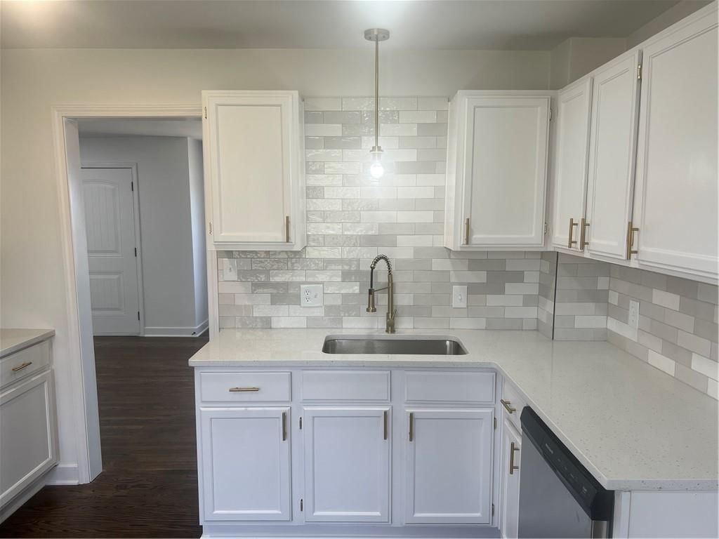 7923 James A Reed Road — photo 10