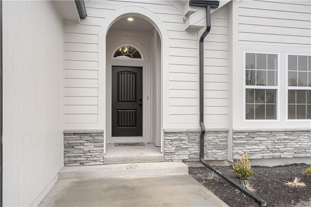 11809 N Wheeling Avenue — photo 4
