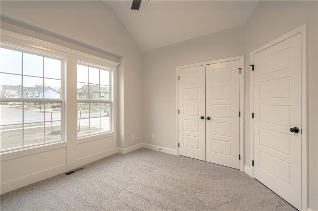 11809 N Wheeling Avenue — photo 26