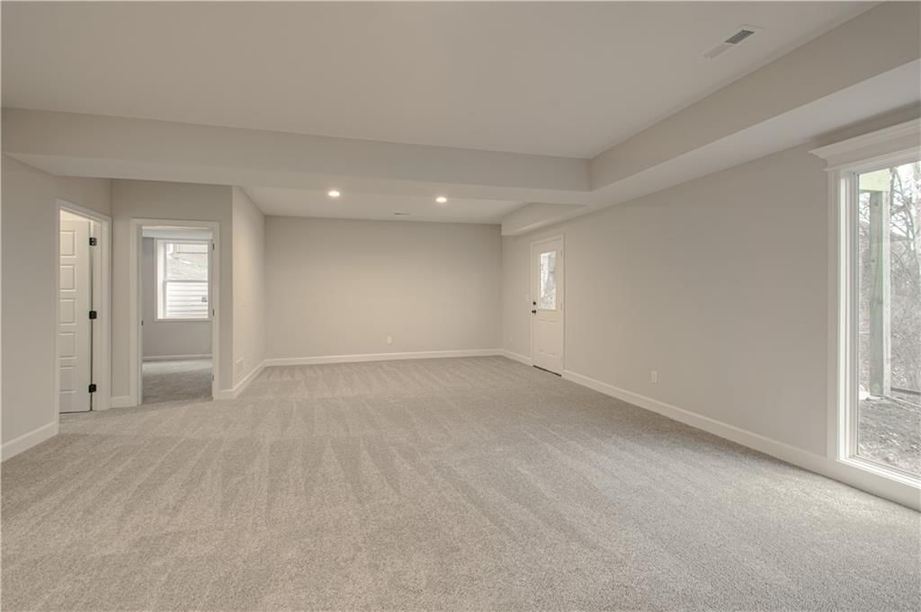 11809 N Wheeling Avenue — photo 29