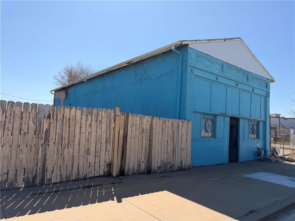 413 Kansas Avenue — photo 4