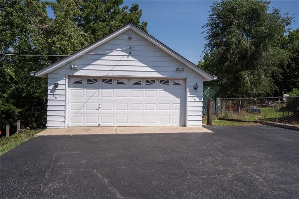 3210 Steele Road — photo 47