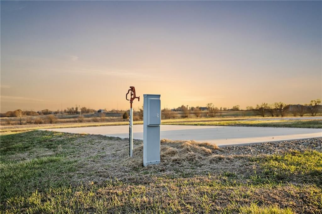 598 S Highway 65 N/A — photo 40