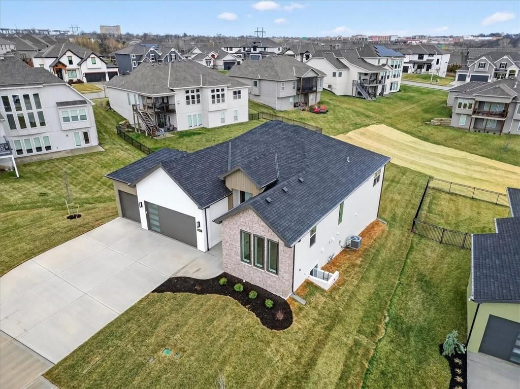 8203 NW 89th Terrace — photo 3